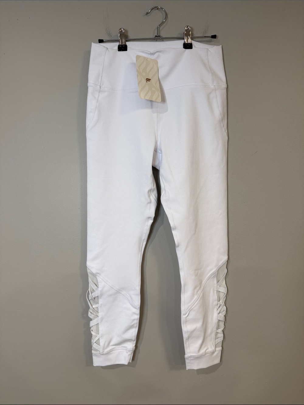 NWT Fabletics white powerhold banded mesh leggings soft with multiple features